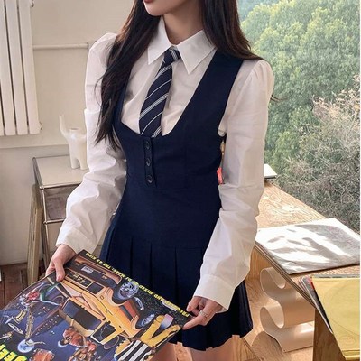 Spring and Summemr Age-reducing College Style Vest Belt Skir