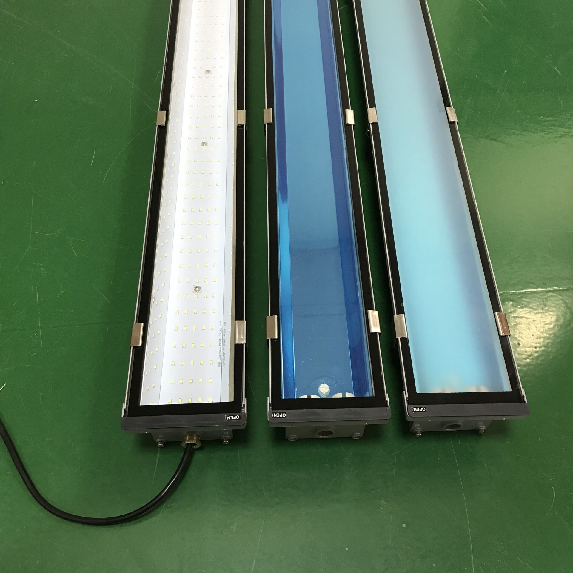 热销产品工业铝合金三防灯支架t5单管防震三防灯led铝型材三防灯