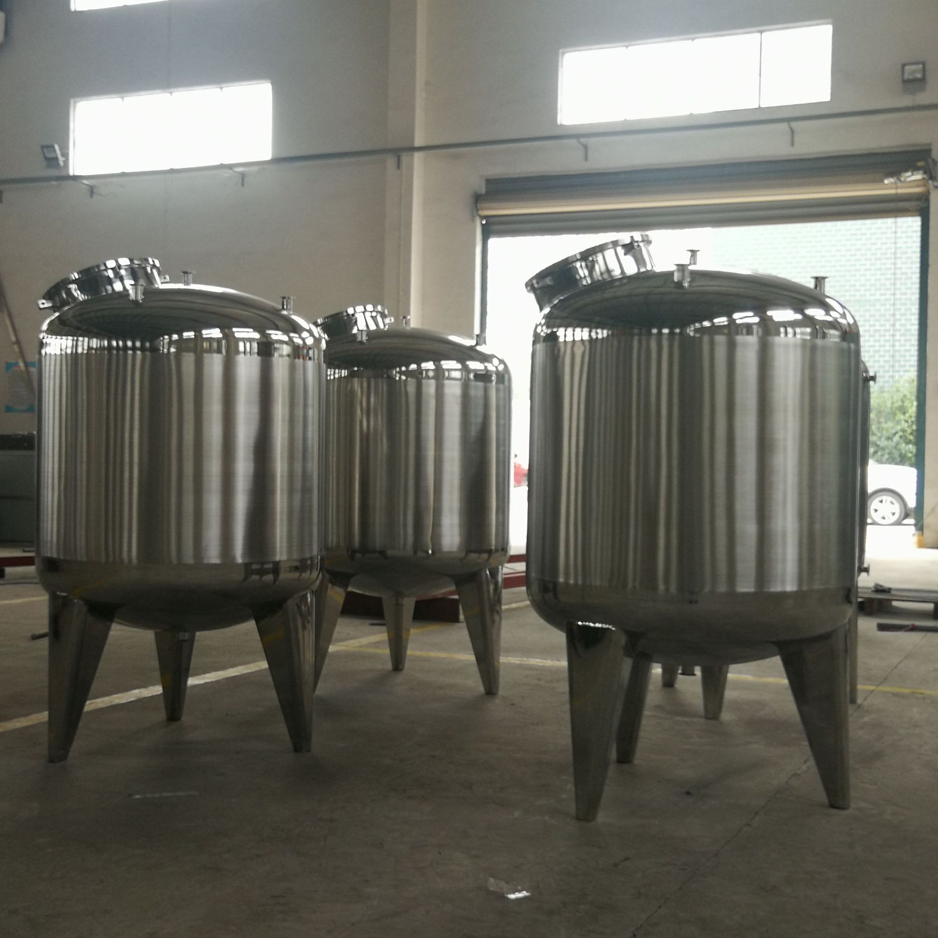 不锈钢304储水罐 大型液体储存罐 立式卧式不锈钢压力储罐