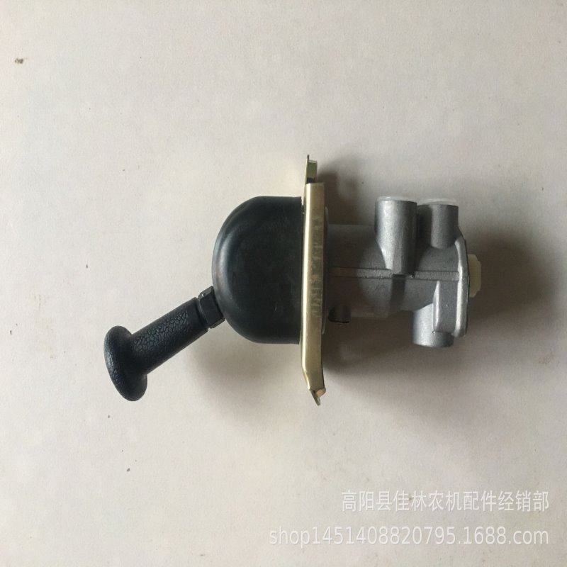 153汽车手控阀 两孔