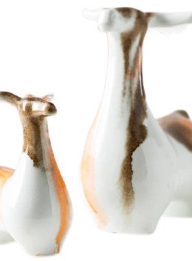 陶瓷羊摆件三羊开泰m摆件三阳开泰生肖羊景德镇陶瓷工艺品客厅装