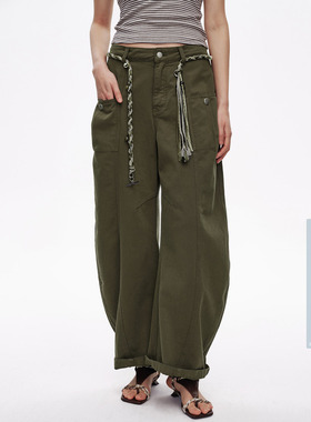 AVVENN设计师款硬朗军绿色做旧撞钉水洗弯刀牛仔裤AL31302507