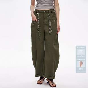 AVVENN设计师款 AL31302507 硬朗军绿色做旧撞钉水洗弯刀牛仔裤