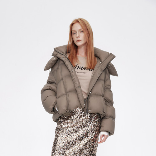 AVVENN轻盈无胆超大帽羽绒服