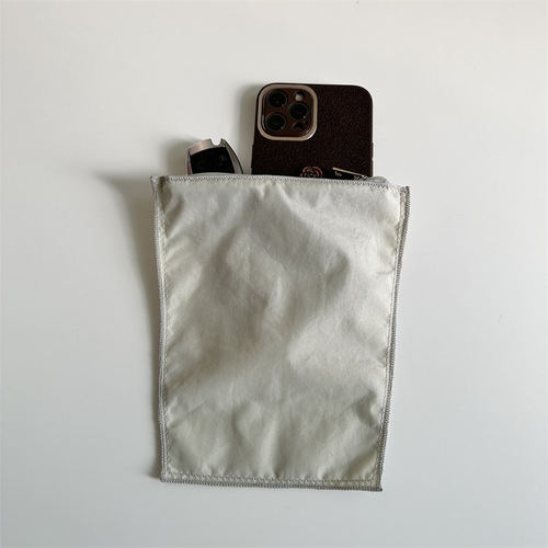 日系ballchain刺绣尼龙手拿包