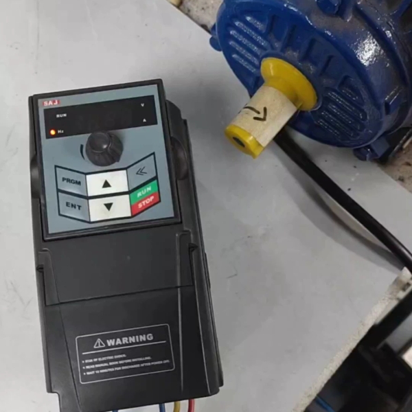 【顺庆】三晶变频器0.75KW，ATV13-2SR75GH，成色如图【议价】