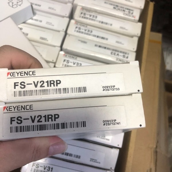 【顺庆】基恩士keyence光纤放大器 FS-V21RP全新原装正品【议价】