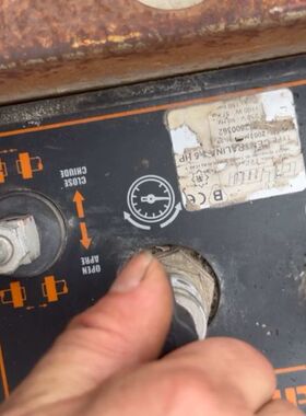 【顺庆】二手意大利Ritmo/瑞特默电熔焊接机——液压泵站2台，型