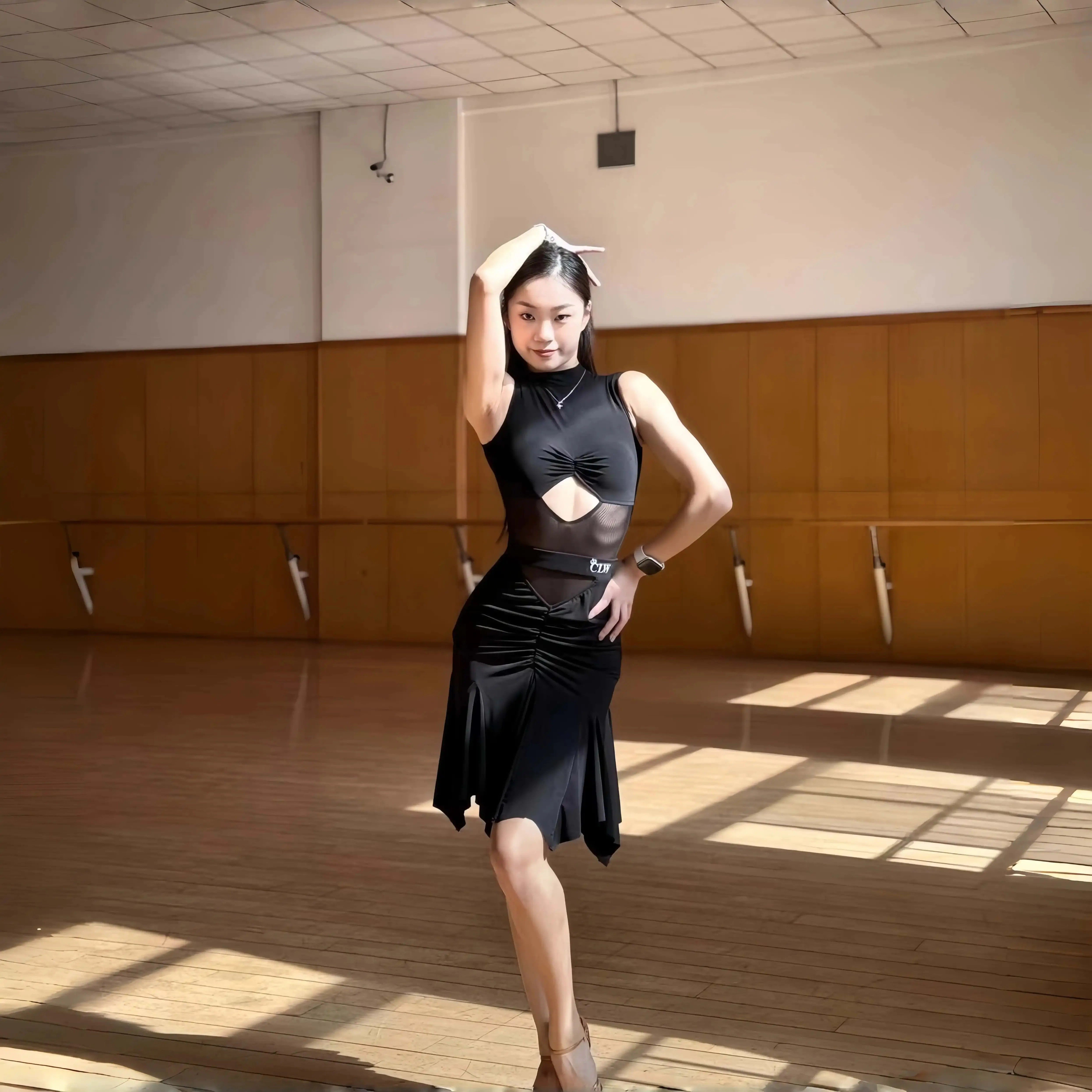 新款成人女拉丁无袖高领上衣镂空设计感半身裙套装练舞教课舞蹈服,运动/瑜伽/健身/球迷用品,拉丁舞练习套装,淘宝优惠券,粉丝福利购,淘宝优惠卷