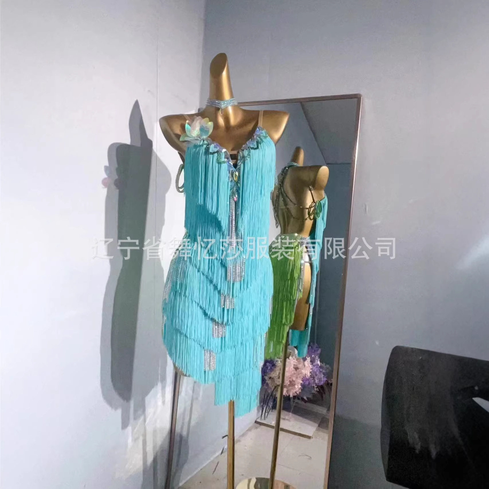 2025跨境新款拉丁舞表演比赛服专业国标恰恰伦巴舞蹈艺考团体花服