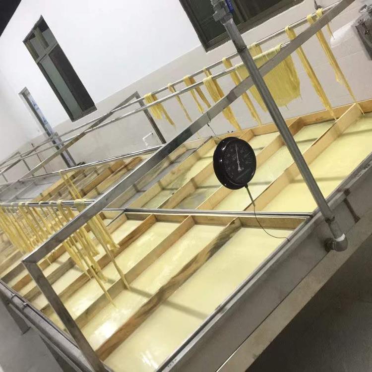 供应广东大型腐竹机厂家商用手工豆皮机免费上门技术豆制品设备
