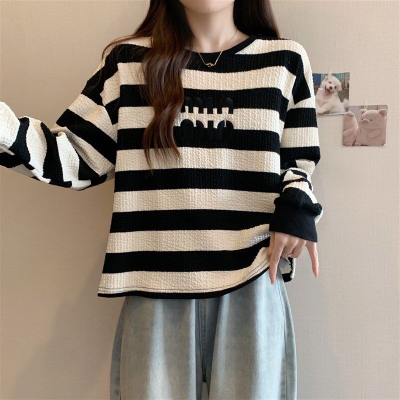 新品大码秋冬宽松时尚洋气长袖T恤女微胖Jmm正肩显瘦卫衣欧货条纹