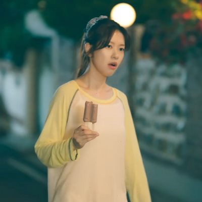高档妈妈朋友的儿子郑素敏裴石榴同款撞色长袖T恤早秋休闲卫衣上