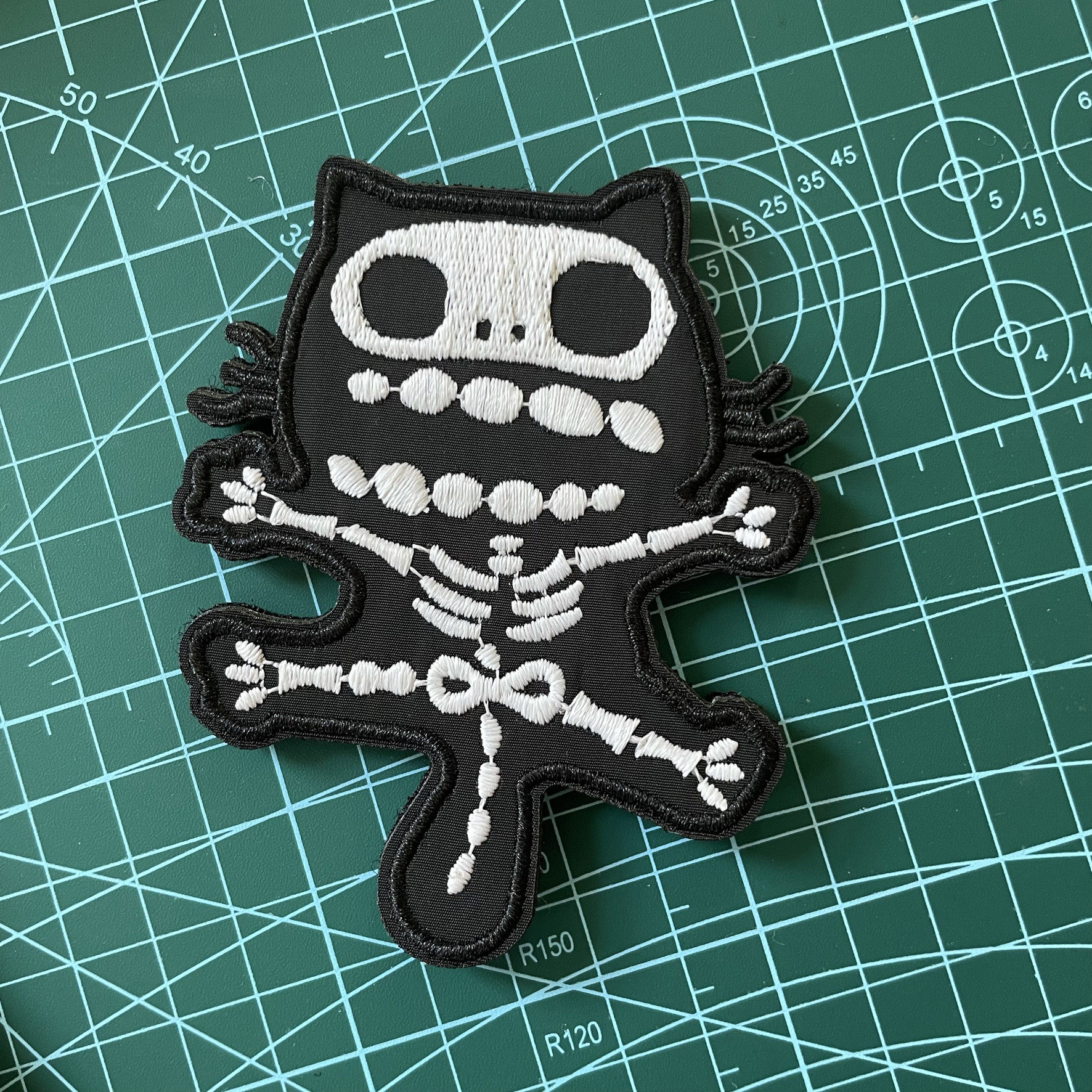 搞笑触电猫咪卡通刺绣魔术贴 背包贴章,运动包/户外包/配件,贴章/魔术贴章,淘宝优惠券,粉丝福利购,淘宝优惠卷