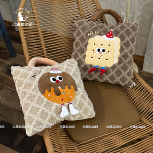 夹心饼干抱枕被子两用办公室午睡靠枕加厚毯子二合一车载靠垫枕头