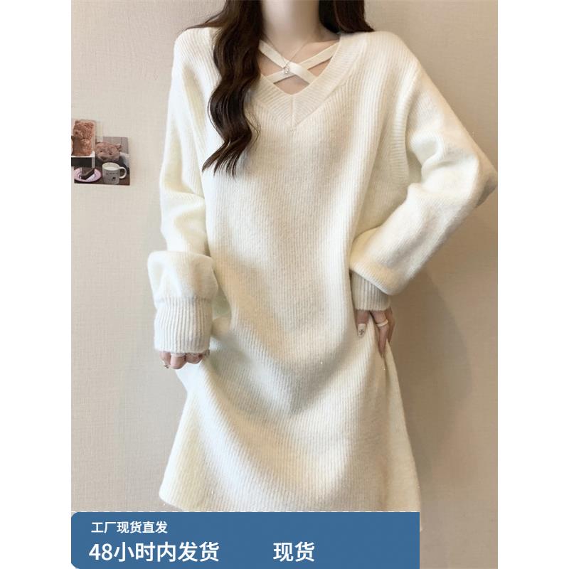 大码时髦设计感V领针织连衣裙女秋冬胖mm藏肉显瘦长袖内搭毛衣裙