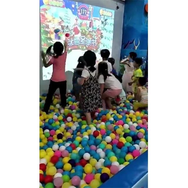 深圳儿童亲子沙滩地面投影3D互动投影墙面砸球设备滑梯画画游戏机