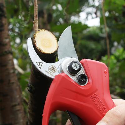 老农夫电动修枝剪刀园林充电式果树修剪大功率锂电电剪刀进口刀片