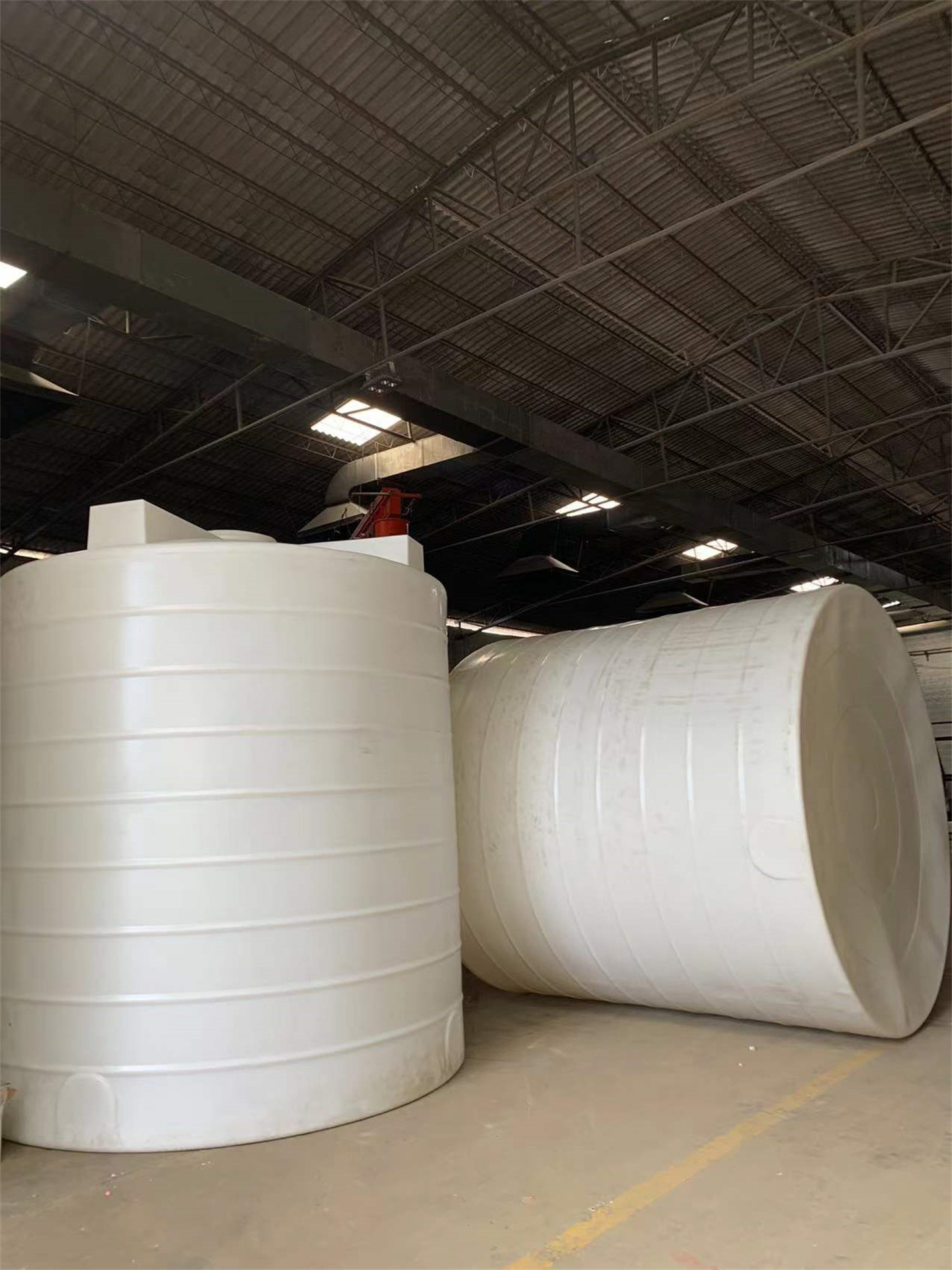 厂家大量PE水塔蓄水罐水泥厂10吨牛筋料减水剂罐大水箱