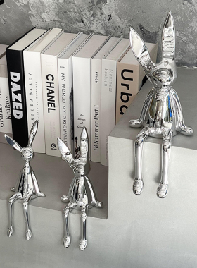 新品现代坐姿银色电镀小兔子装饰摆件轻奢风家居桌V面坐着饰品乔