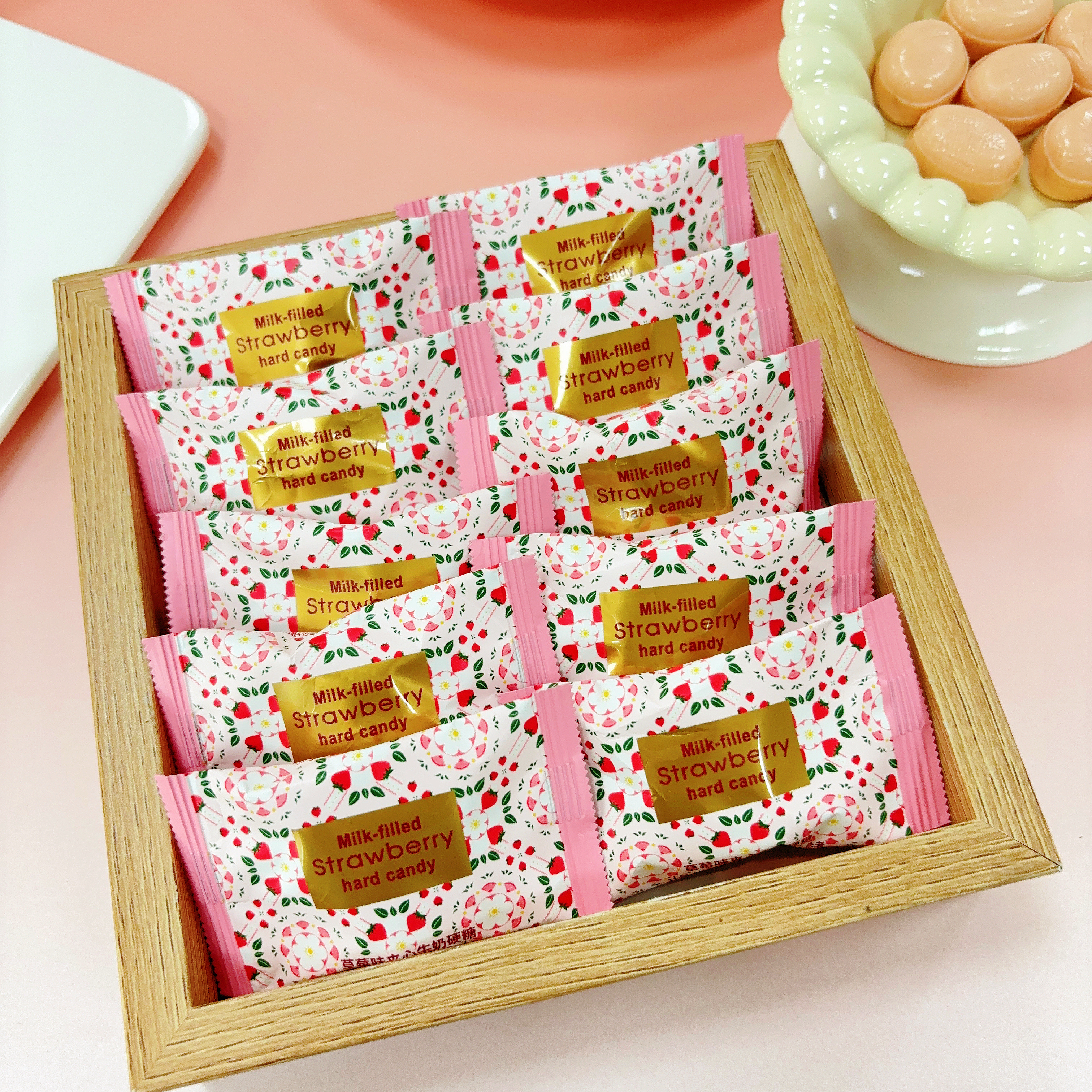 潘多拉日记草莓味夹心牛奶硬糖爆款喜糖网红草莓味糖果休闲小零食
