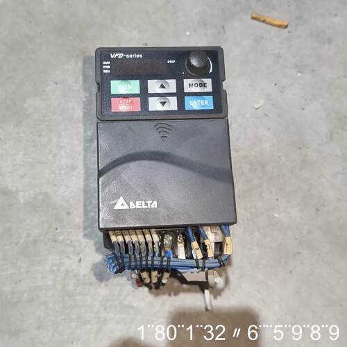 变频器，vfd007e43a，0.75kw，。