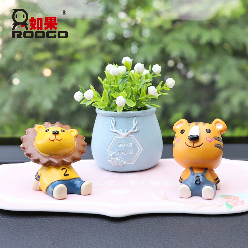 ins卡通可爱小动物汽车内饰用用品车载树脂小摆件创意蛋糕装饰品