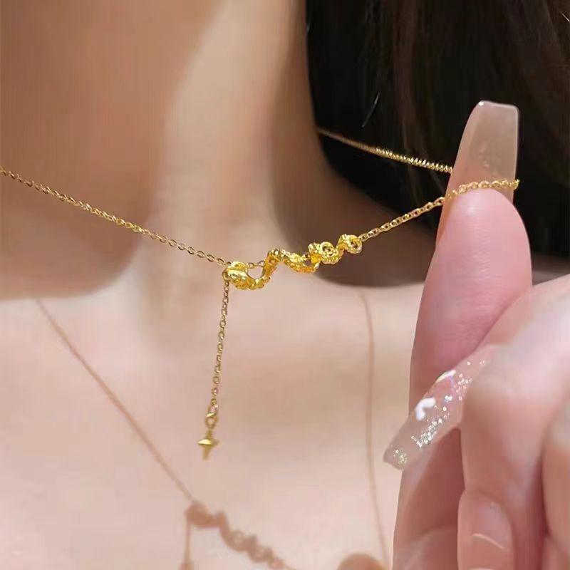 胖东来本命年金蛇缠绕项链女款2024新款秋冬毛衣链小众设计感配饰