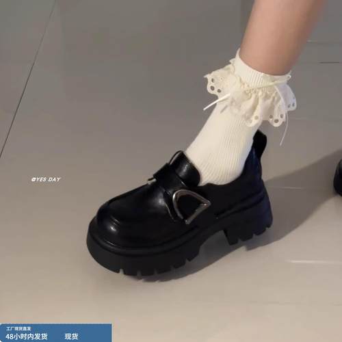 黑色复古厚底百搭皮带扣乐福鞋2025冬季新款圆头保暖加绒小皮鞋女