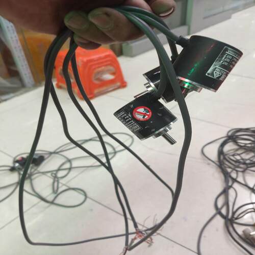 议价E6B2-CWZ1X有3个，包好包邮一个10可维修