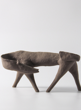 简约陶瓷抽象羊人猎m犬狗动物雕塑摆件现代北欧样板间客厅玄关装