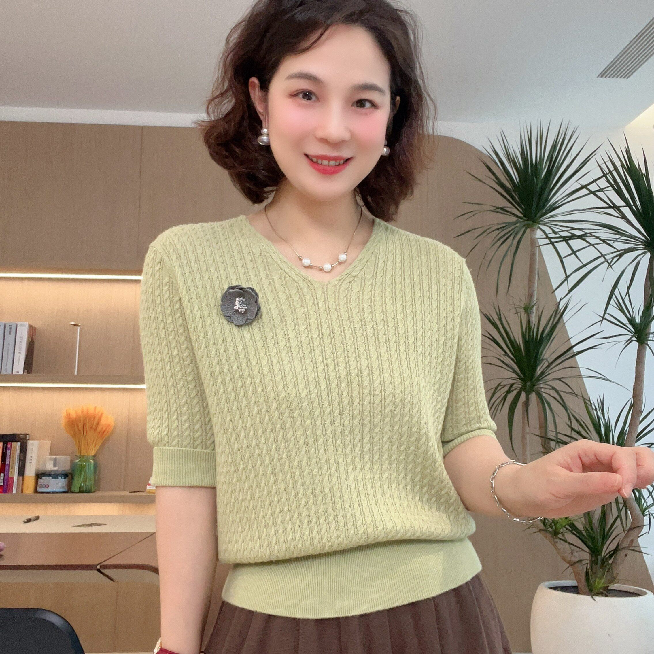 【走秀款】细麻花中袖V领套头衫针织时尚重工百搭#XZ7151