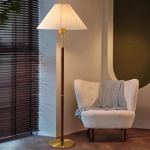 中古风实木落地灯客厅沙发边高级感北欧书房卧室床头复古立式台灯