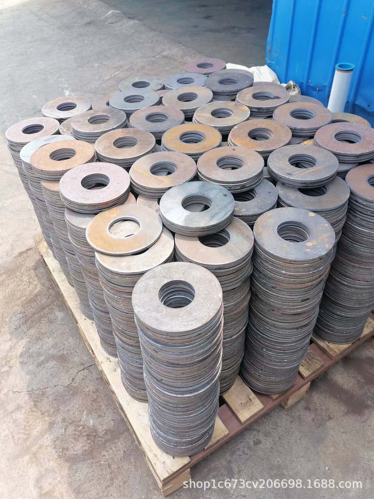 法兰毛坯厂家直营铁板冲压法兰毛坯 焊接法兰盲板 冲压法兰垫片,电子元器件市场,电线扎带/束线带,淘宝优惠券,粉丝福利购,淘宝优惠卷