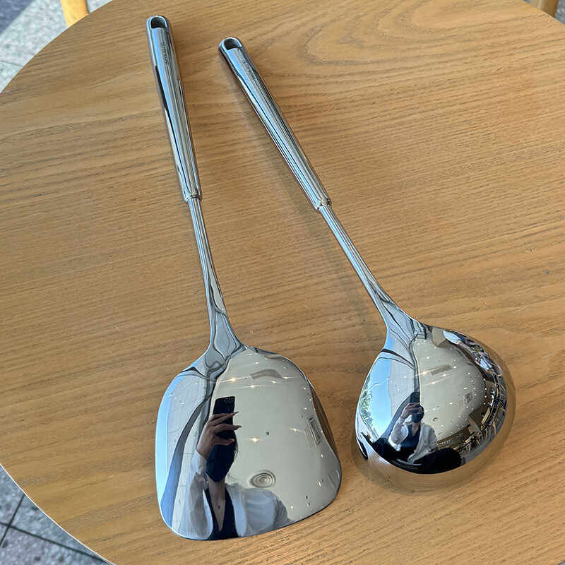 太漂亮了！批发加厚不锈钢中式铁锅铲汤勺漏勺套装家用5a镜面抛光