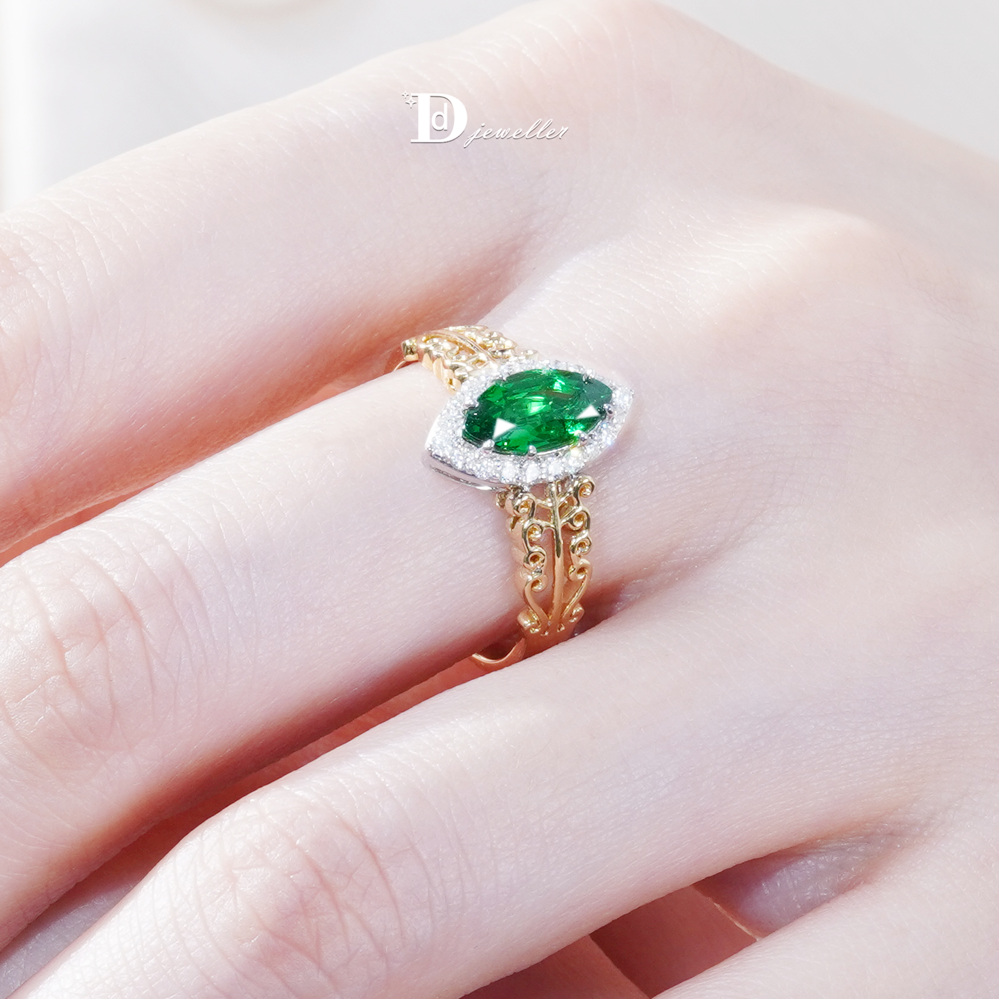 【珠宝人DD】现货18k金镶嵌沙弗莱马眼钻石戒指卡扎尼绿吉尔德