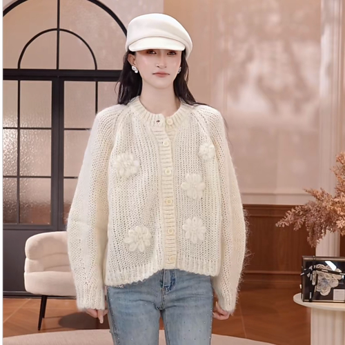 BEAUT SAY“绾雪”慵懒风气质宽松显瘦立体花朵针织上衣AFM00598