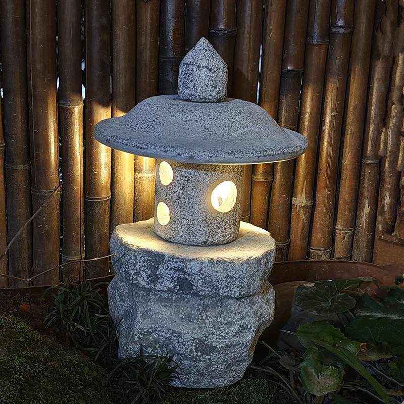 日式庭院石灯笼山水造景