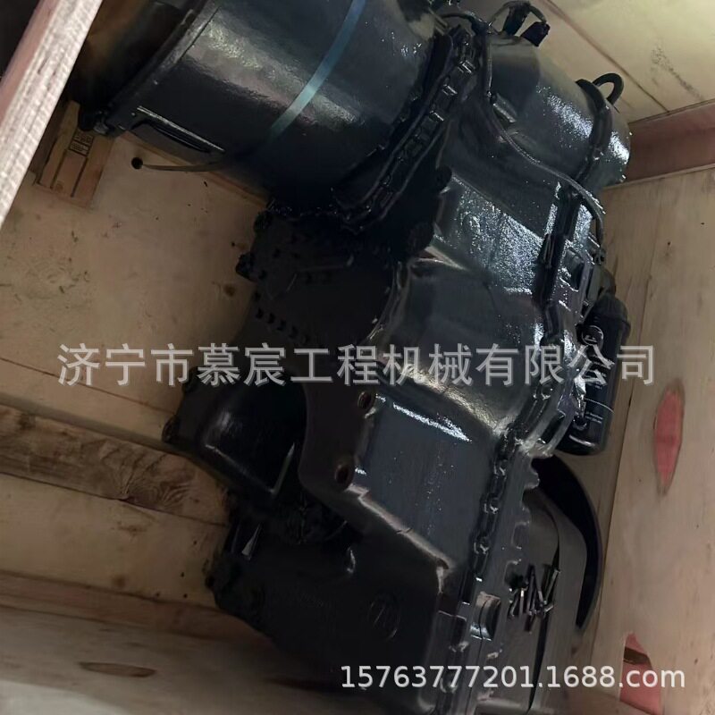 徐工700配件4BP230ZF变速箱总成