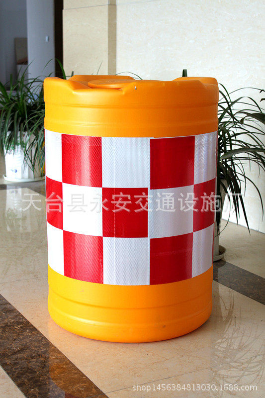 圆形吹塑防撞桶隔离墩高速600*800塑料水马注水反光桶