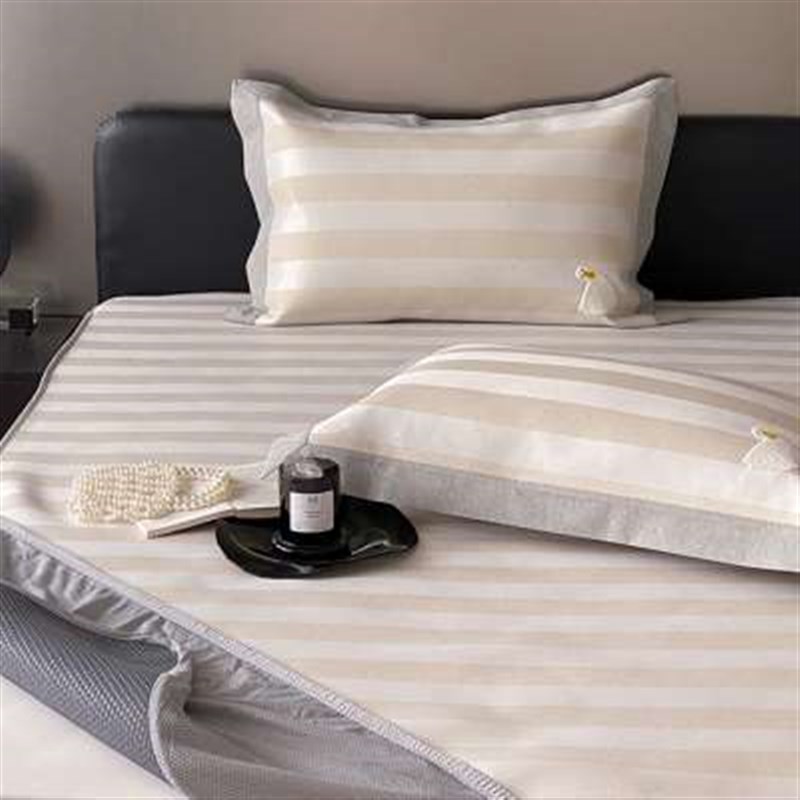 在耳边卡通毛巾绣冰丝凉席三件套夏季双人可折叠可水洗空调软席