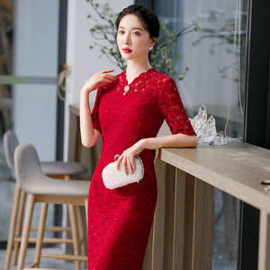 2021秋冬款植绒蕾丝连衣裙妈妈装改良复古老上海宴会旗袍迎宾礼服