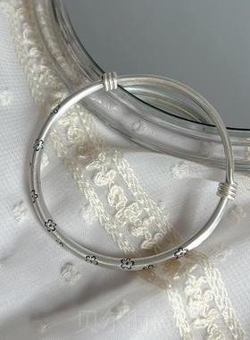 新款一十作七手 999足不褪色复银饰花朵磨砂古银法古纯银铃铛手镯