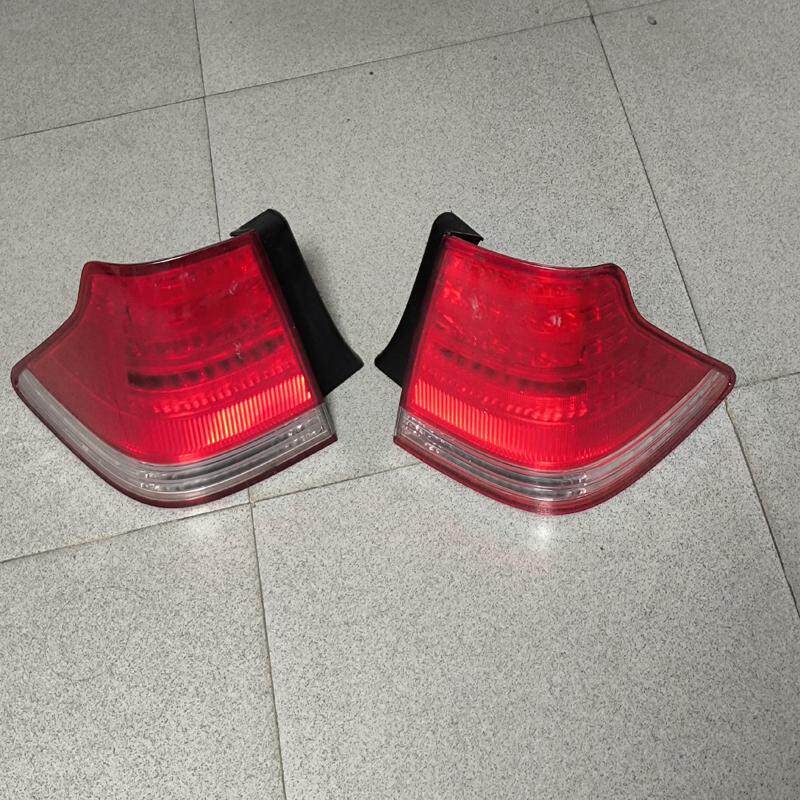 议价皇冠2.5尾灯，需要哪侧拍下备注即可