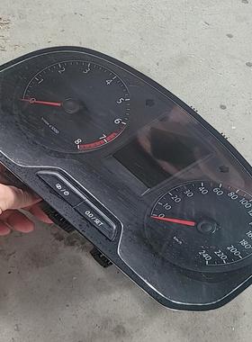 议价大众新捷达仪表盘总成31G920850，原装拆车，卡扣都