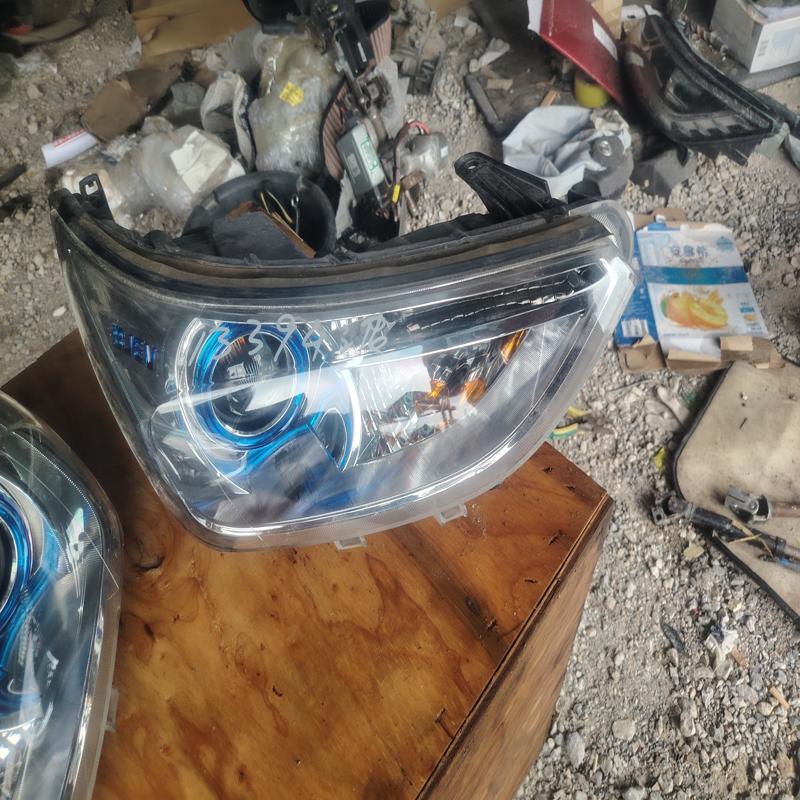 议价北汽新能源EC180大灯总成到货