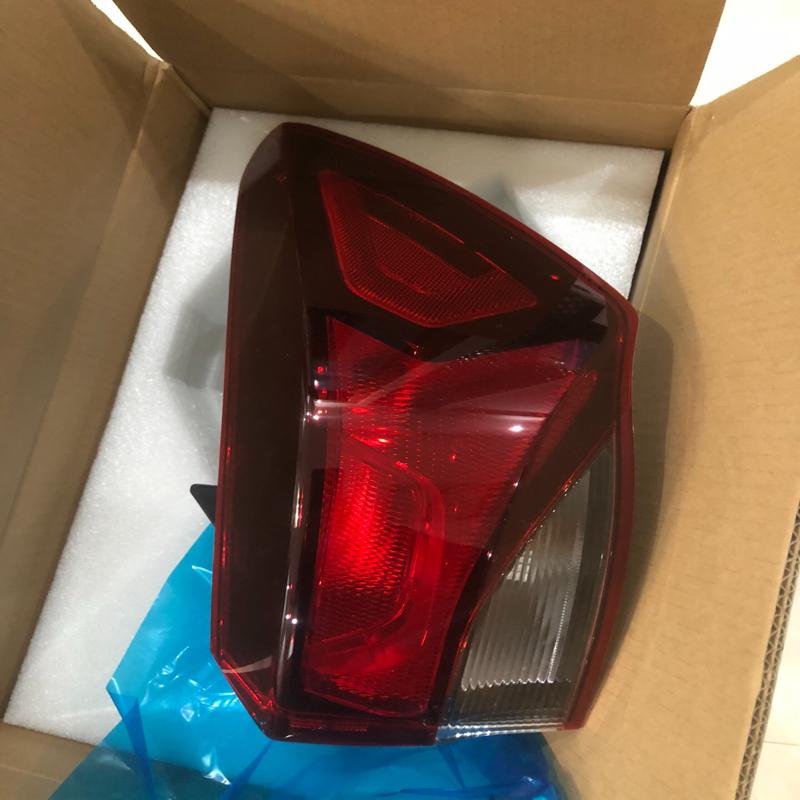 议价雪弗兰创界右后尾灯，原厂纯正配件，稀缺资源，需要的来撩。