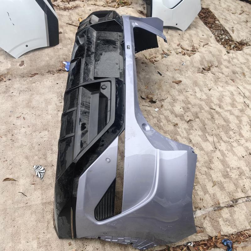 议价比亚迪海狮07EV后保险杠总成，原厂正品拆。