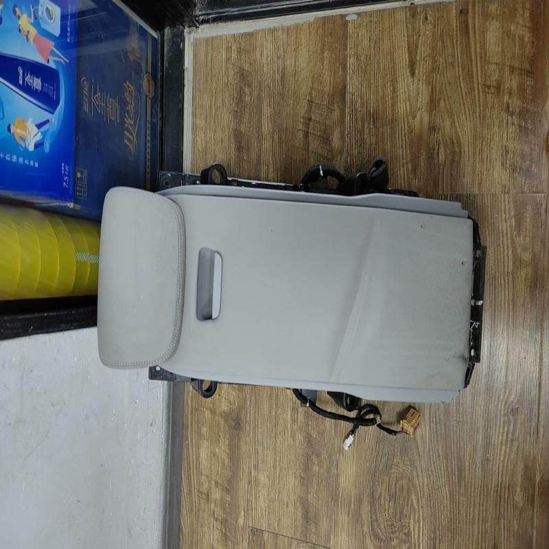 议价奥迪C7后扶手箱，高配，试验车拆，成色如图，有一处断了，,电子元器件市场,其它元器件,淘宝优惠券,粉丝福利购,淘宝优惠卷