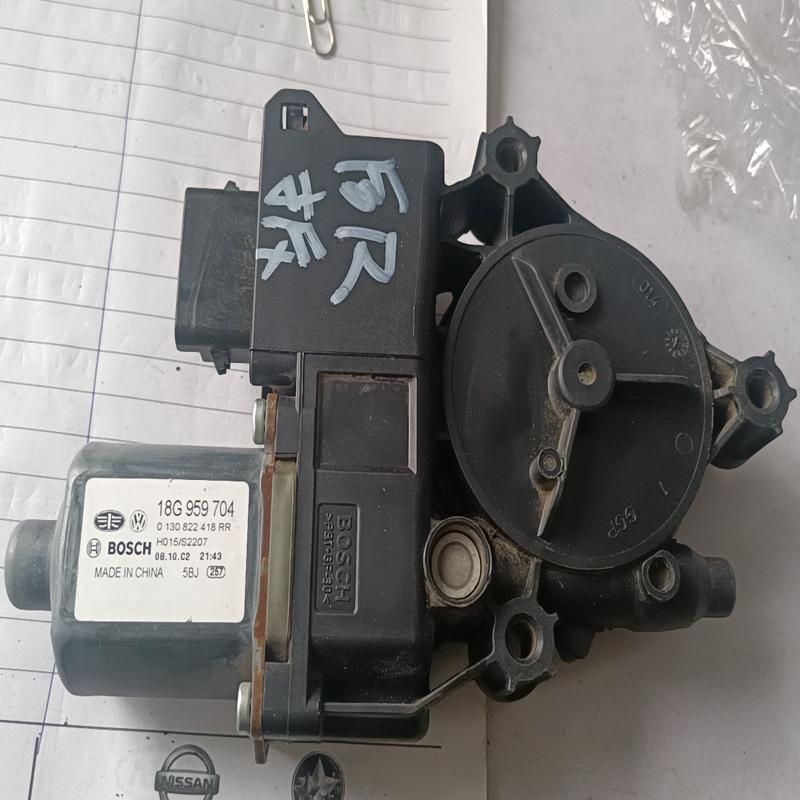 议价18G 959 804，09-15宝来后右升降器电机，原